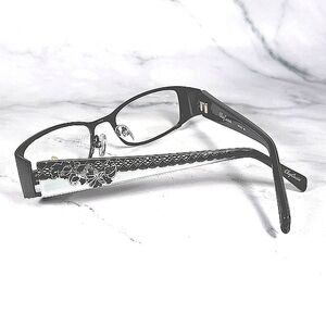 Chic Black Eyeglasses with Floral Detail